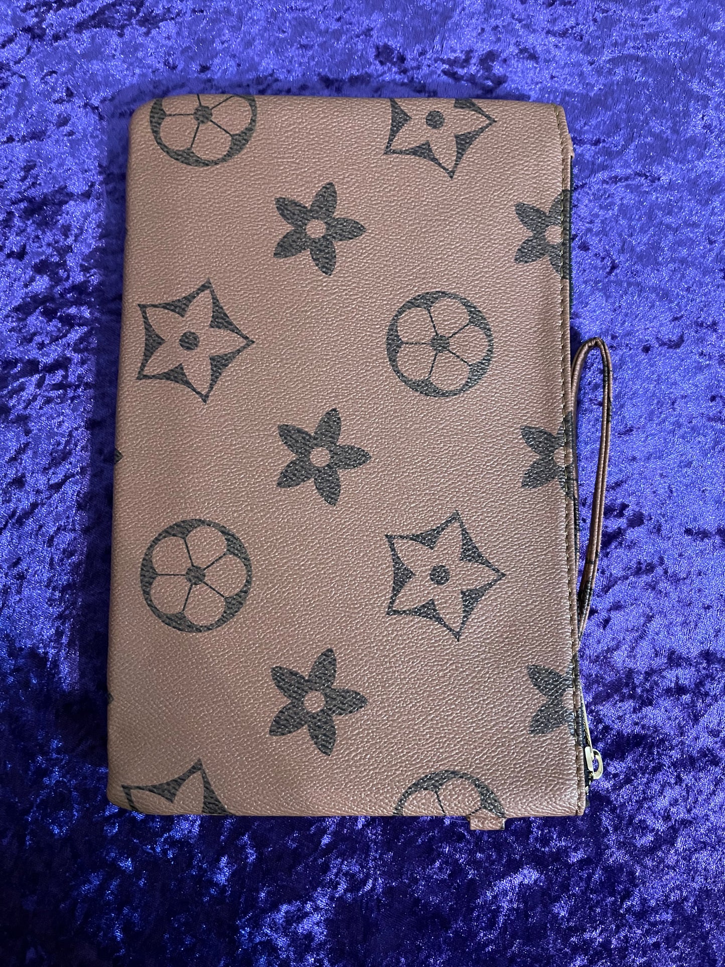 Medium Sized Wristlet