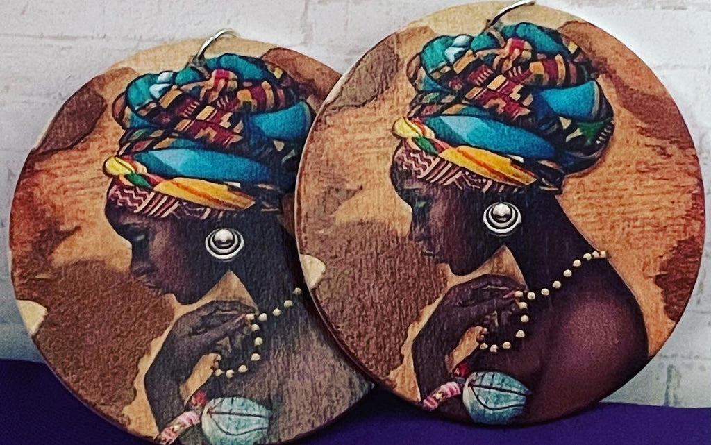 Beautiful Queen & Scarf Circle Earrings