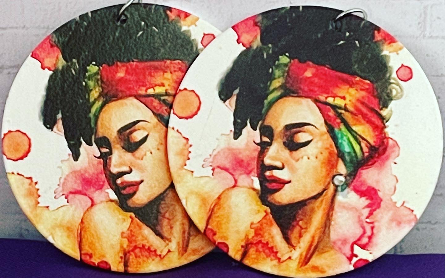 Beautiful Queen & Scarf Circle Earrings