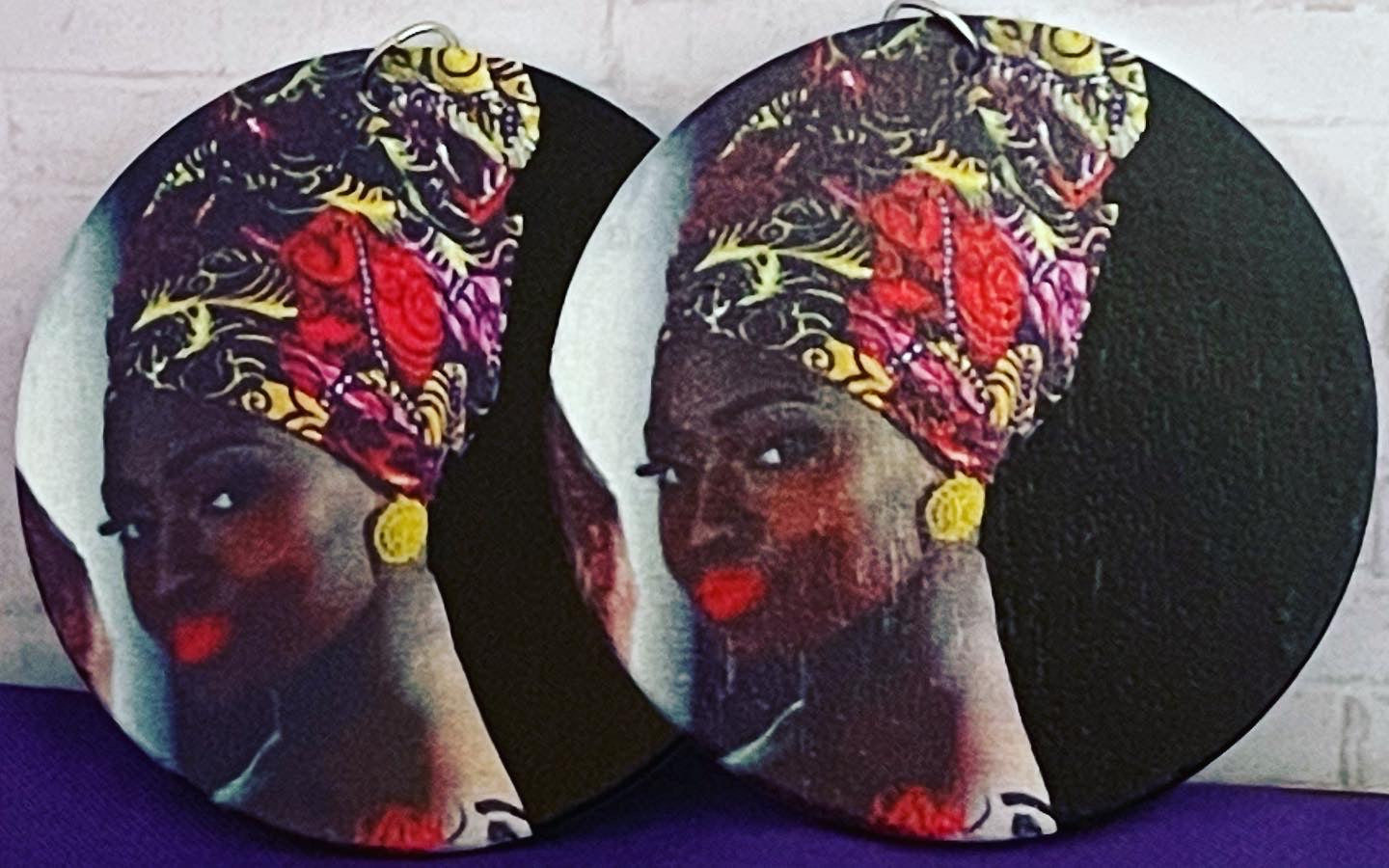 Beautiful Queen & Scarf Circle Earrings
